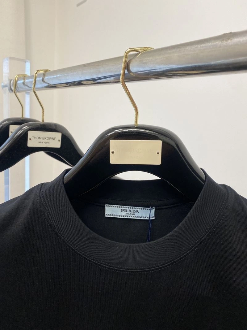 Snug Prada T-Shirts 169149