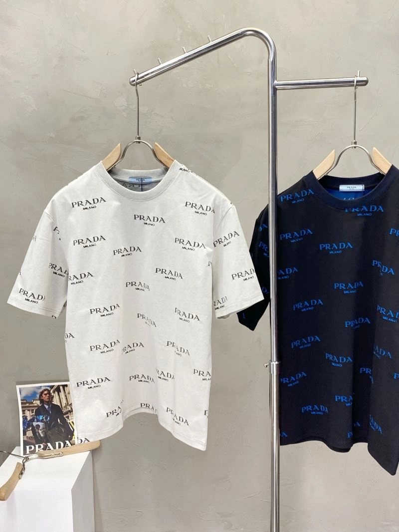 ComfortFit Prada T-Shirts 169148