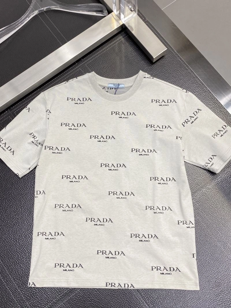ComfortFit Prada T-Shirts 169148