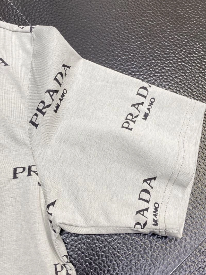 ComfortFit Prada T-Shirts 169148