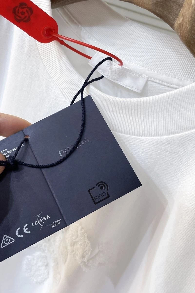 Prada T-Shirts Trendsetting 169145