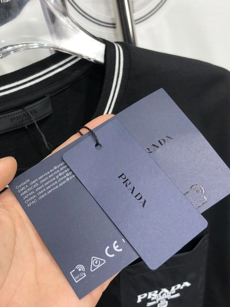 Prada T-Shirts Comfortable 169162