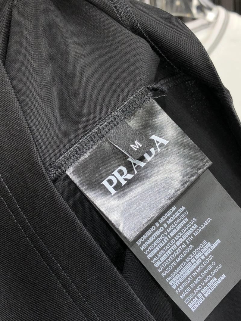 Prada T-Shirts Comfortable 169162