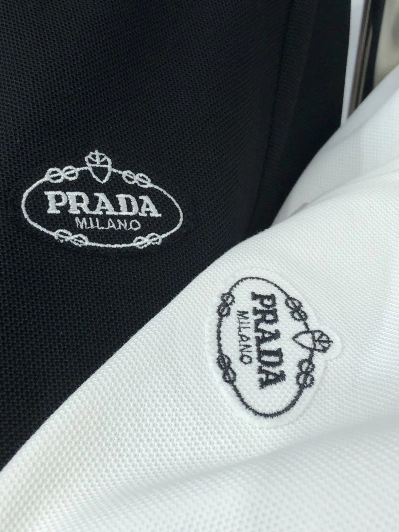 Prada T-Shirts Snug 169134