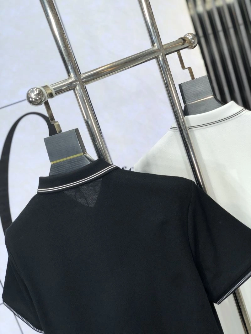 Prada T-Shirts Snug 169134