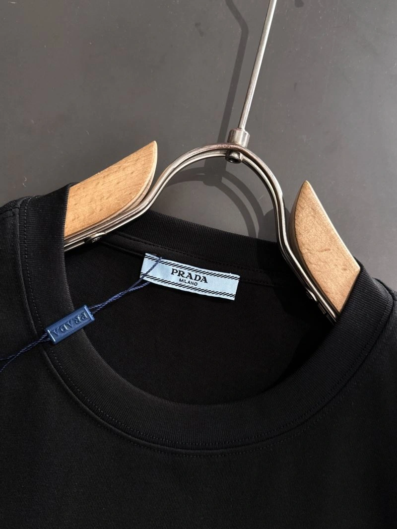 Supportive Prada T-Shirts 169131