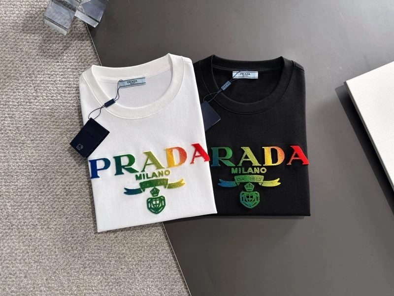 Unisex Prada T-Shirts 169137