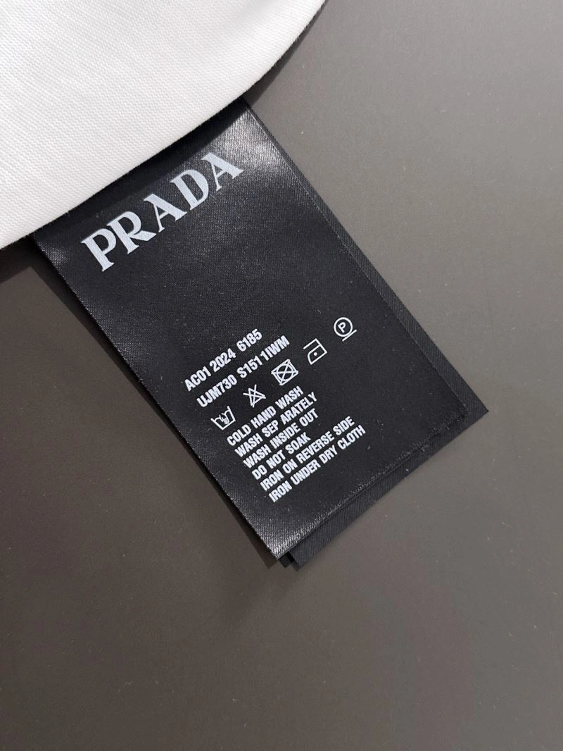 Unisex Prada T-Shirts 169137