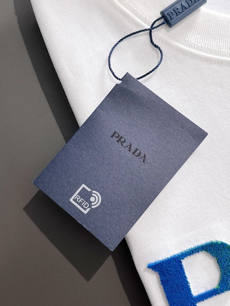 Unisex Prada T-Shirts 169137
