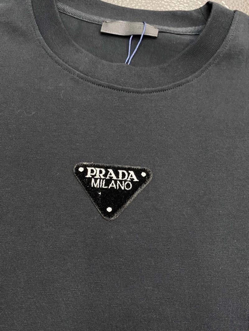 Fashionable Prada T-Shirts 169126