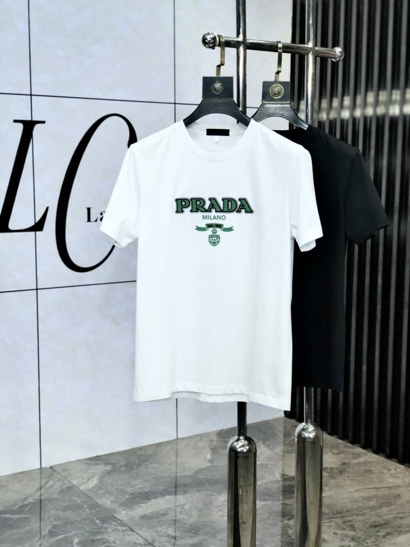 Prada T-Shirts Trendsetting 169118