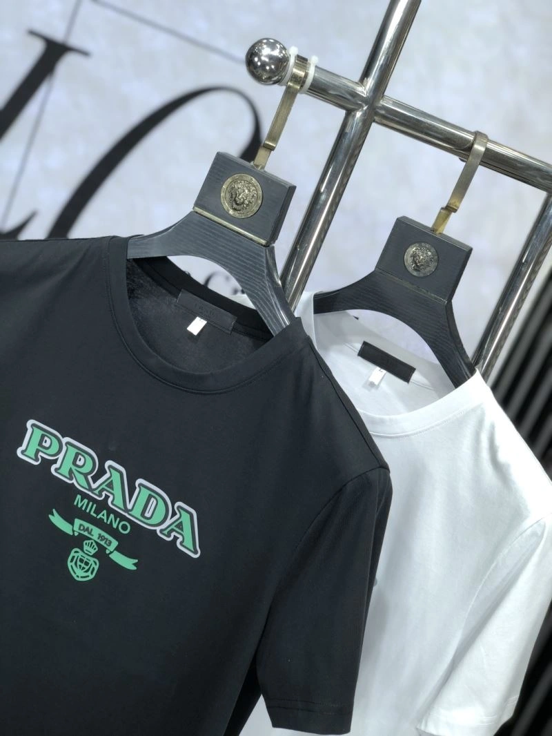 Prada T-Shirts Trendsetting 169118