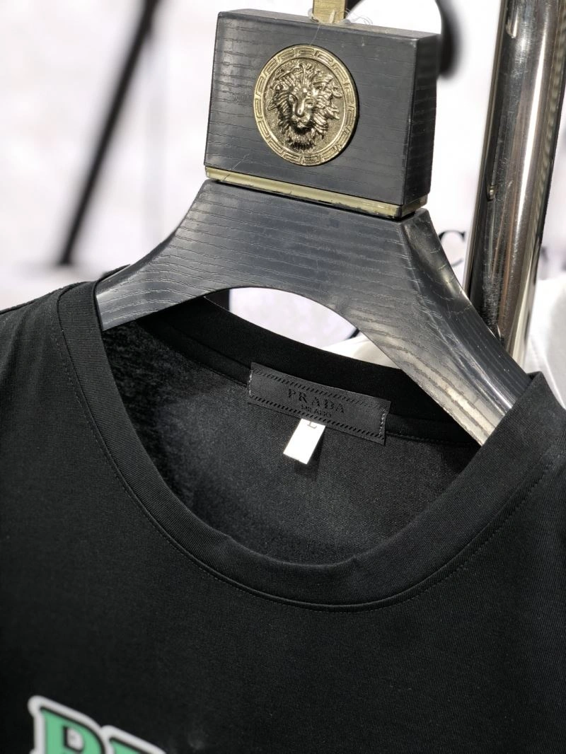 Prada T-Shirts Trendsetting 169118