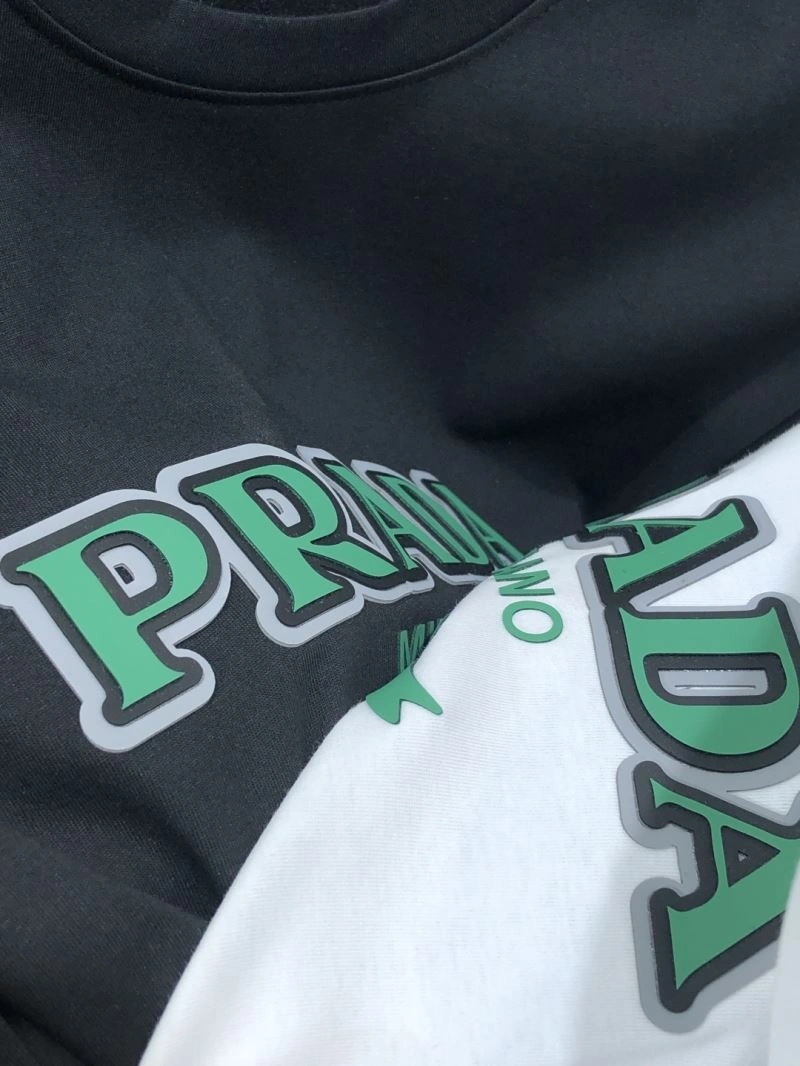 Prada T-Shirts Trendsetting 169118