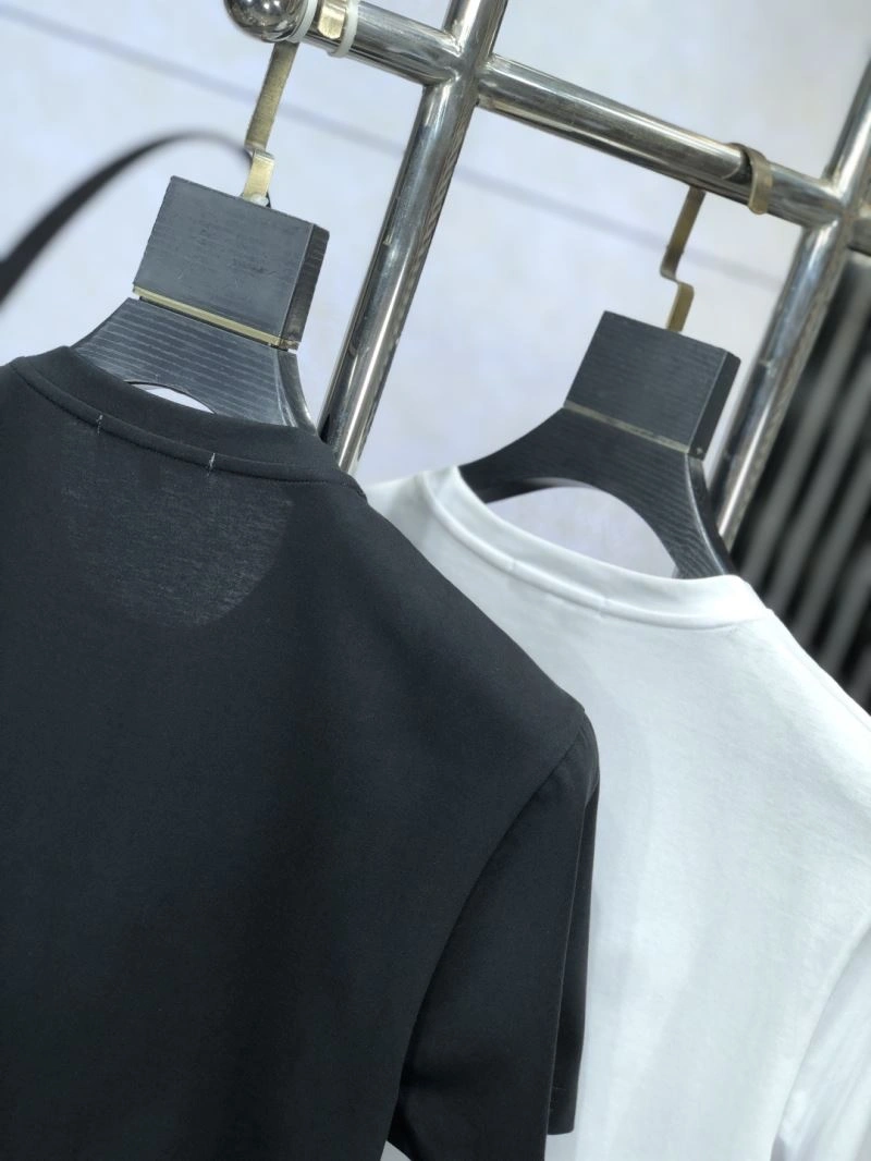 Prada T-Shirts Trendsetting 169118