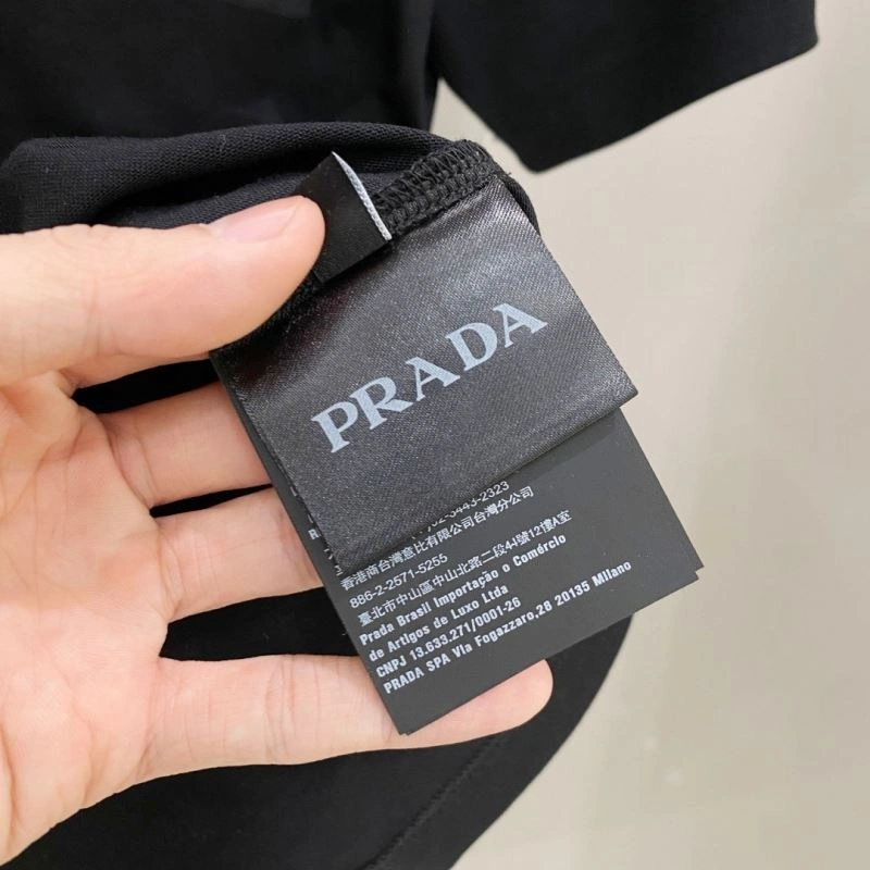 Supportive Prada T-Shirts 169152