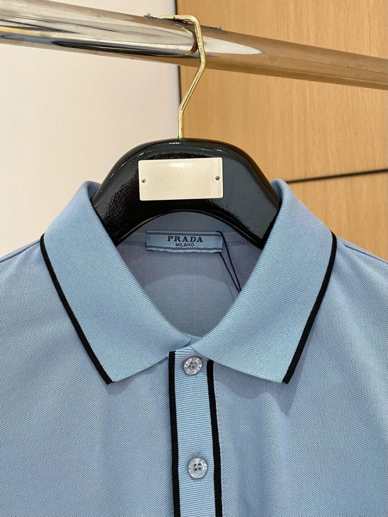 Prada T-Shirts Sleek 169106