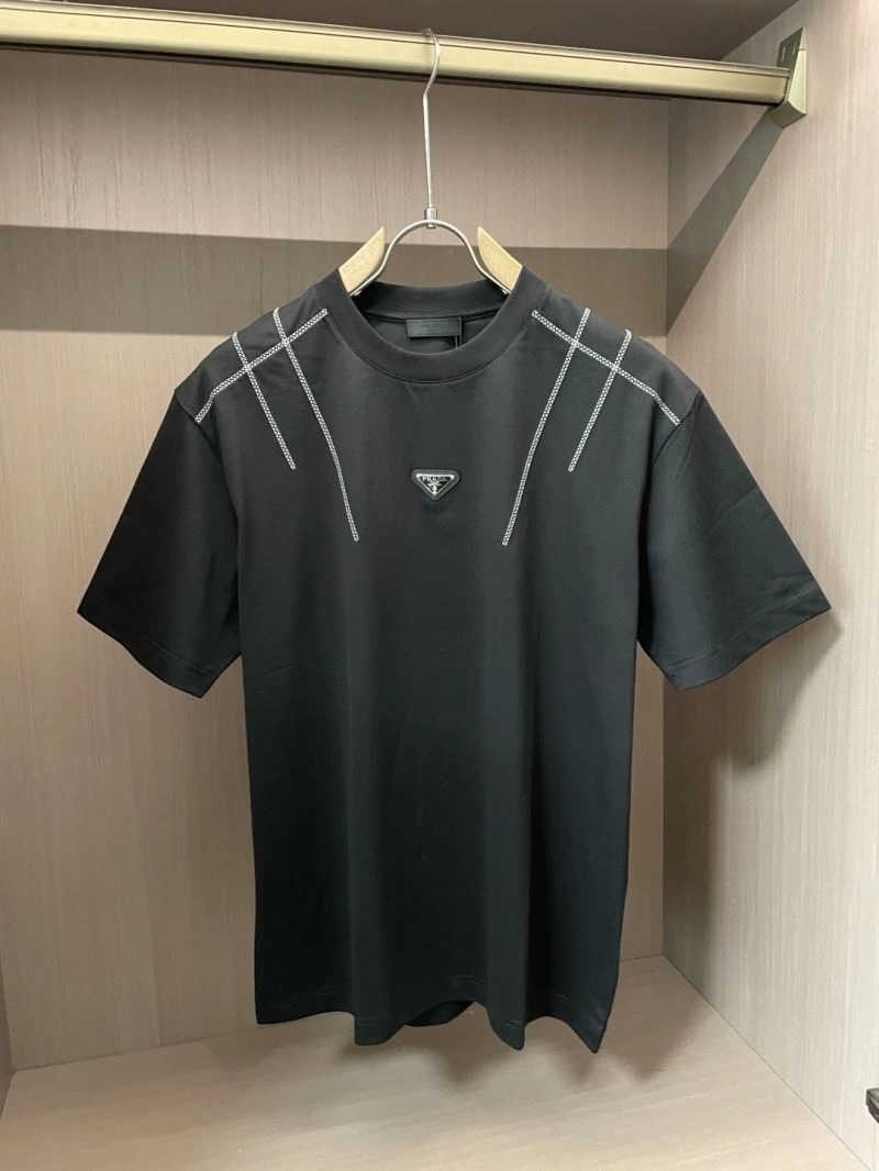 Effortless Prada T-Shirts 169101