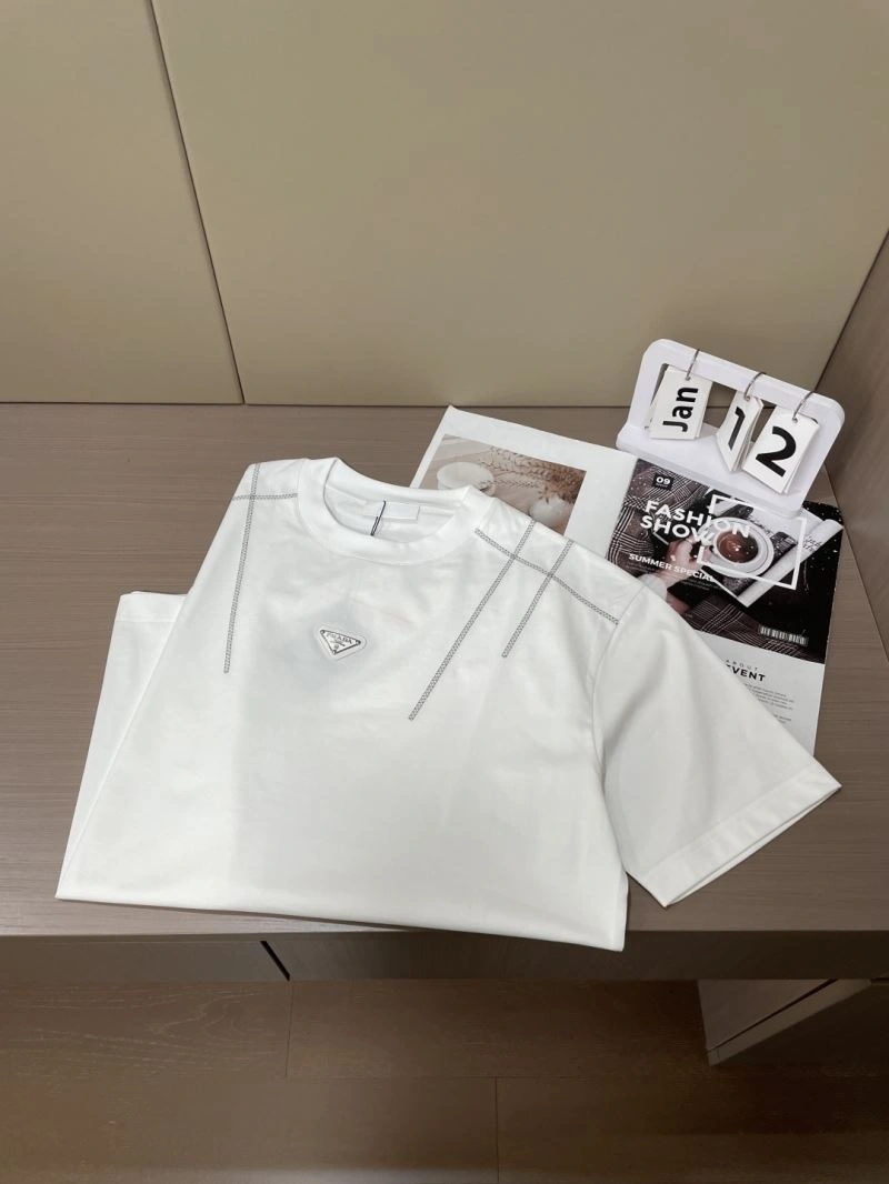 Effortless Prada T-Shirts 169101