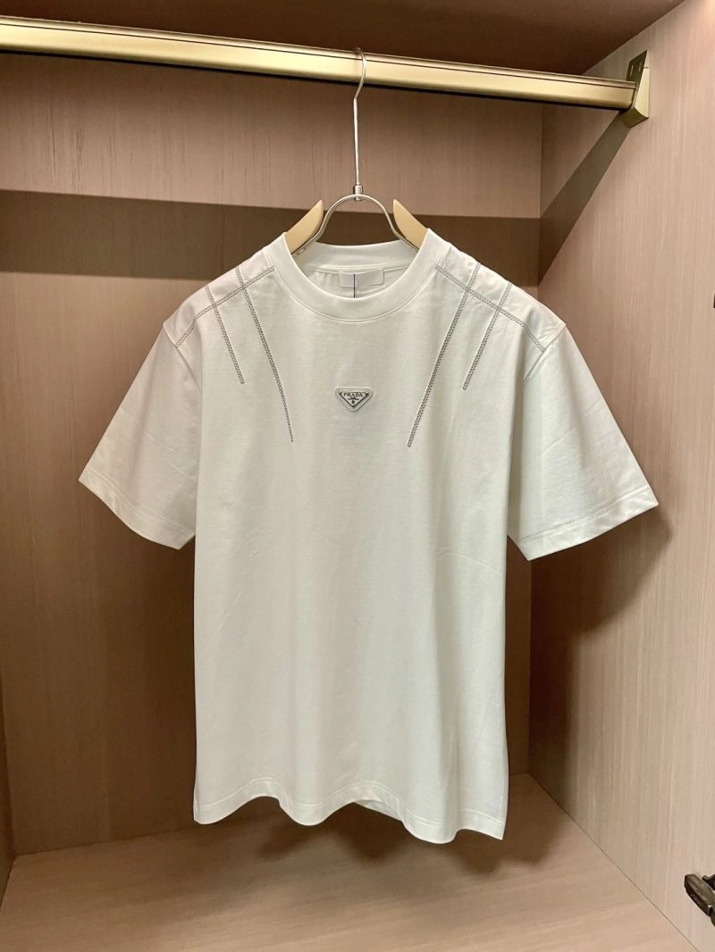 Effortless Prada T-Shirts 169101