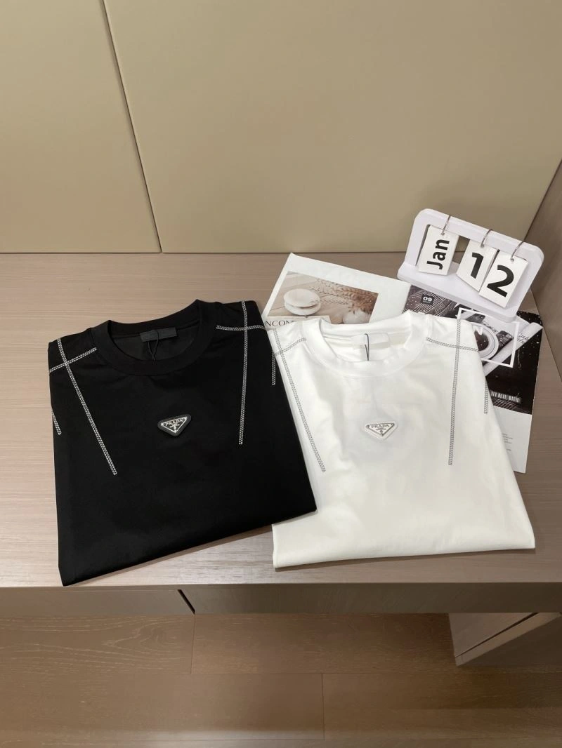 Effortless Prada T-Shirts 169101