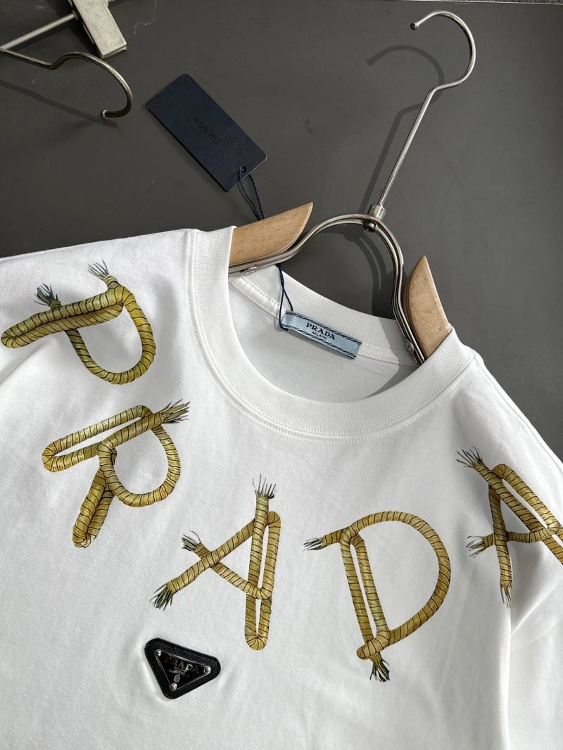 MultiPurpose Prada T-Shirts 169078