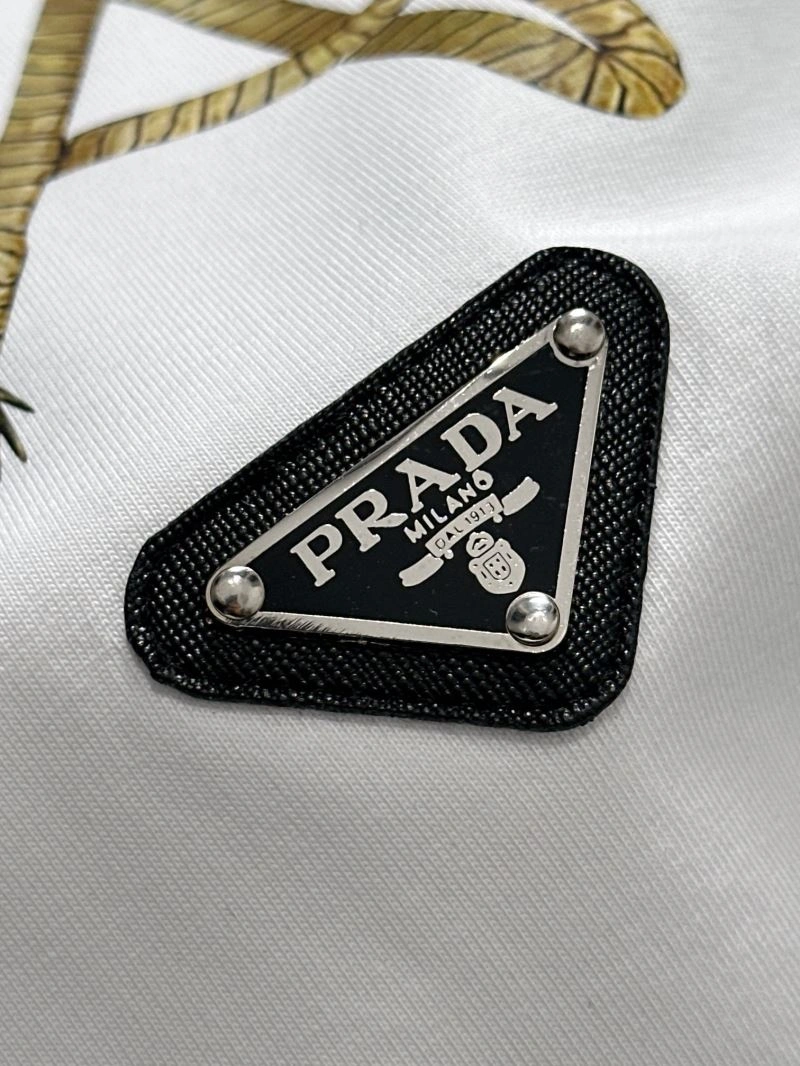 MultiPurpose Prada T-Shirts 169078