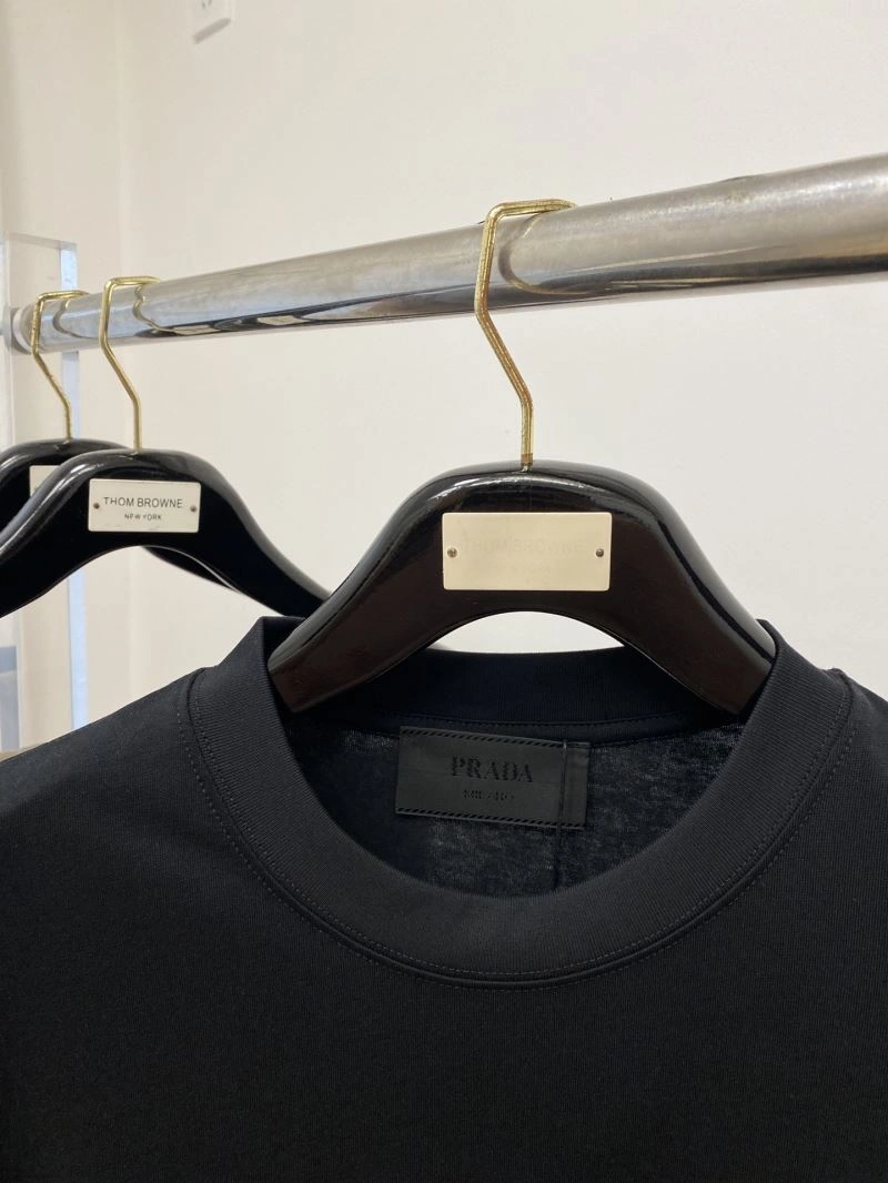 Breathable Prada T-Shirts 169068