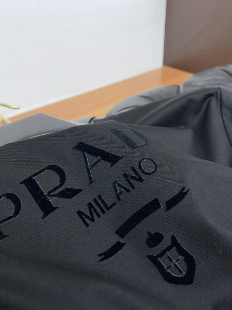 Fashionable Prada T-Shirts 169064