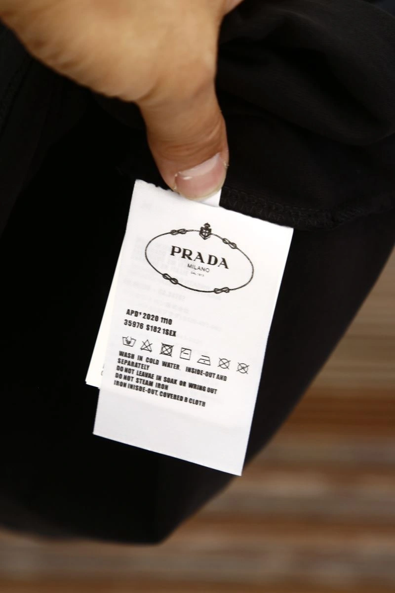 FlexibleFit Prada T-Shirts 169058