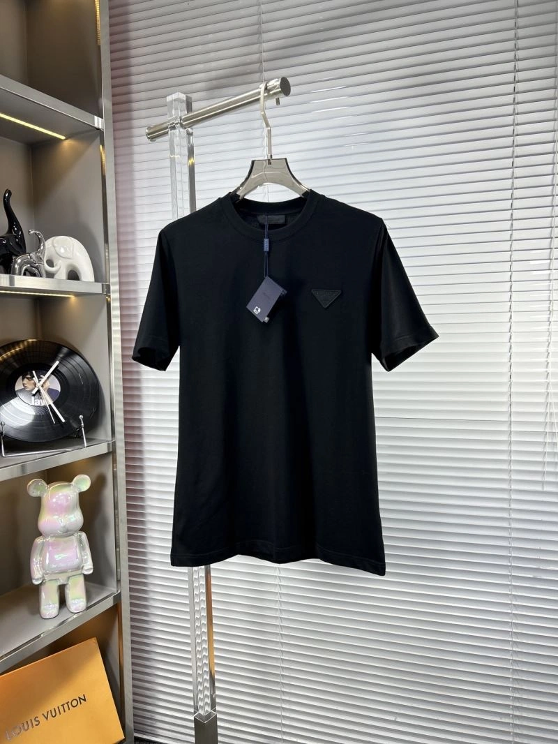 Prada T-Shirts Unisex 169046