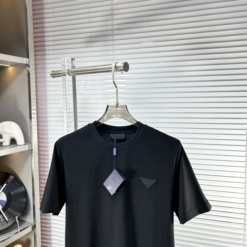 Prada T-Shirts Unisex 169046