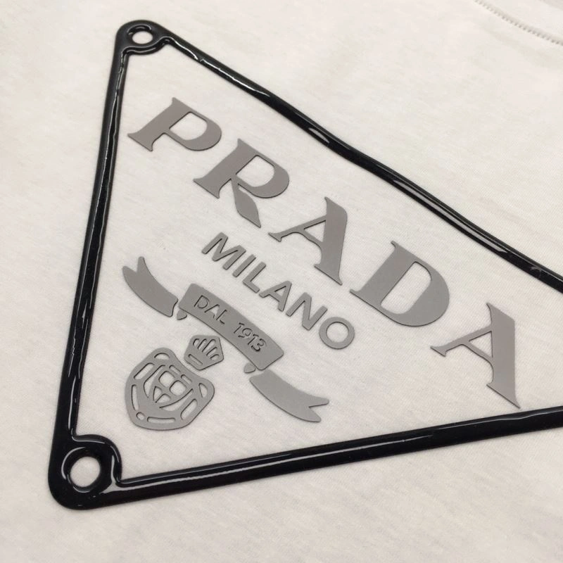 Classic Prada T-Shirts 168730
