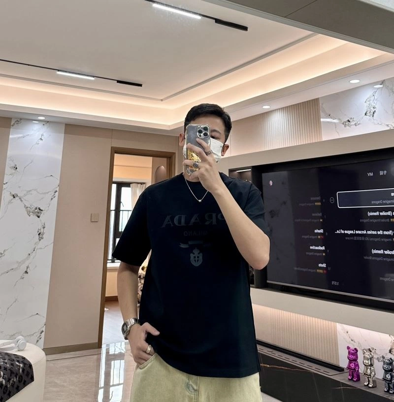 Unique Prada T-Shirts 168714
