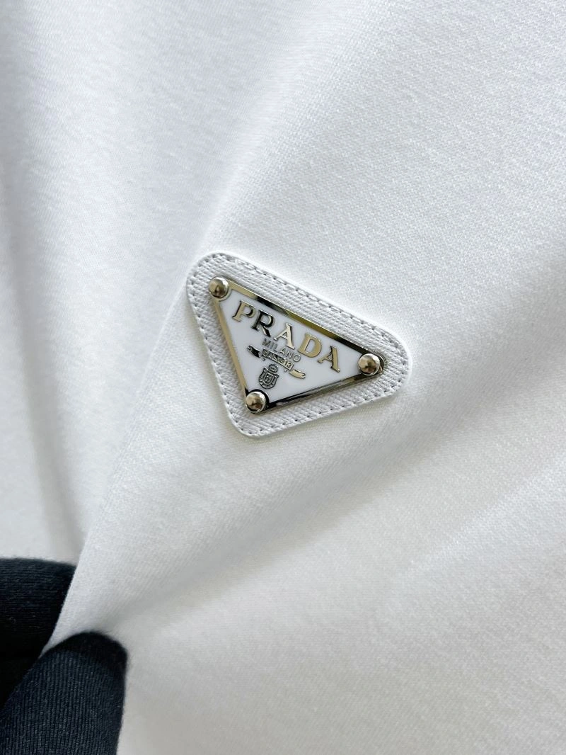 Prada T-Shirts WellDesigned 168712
