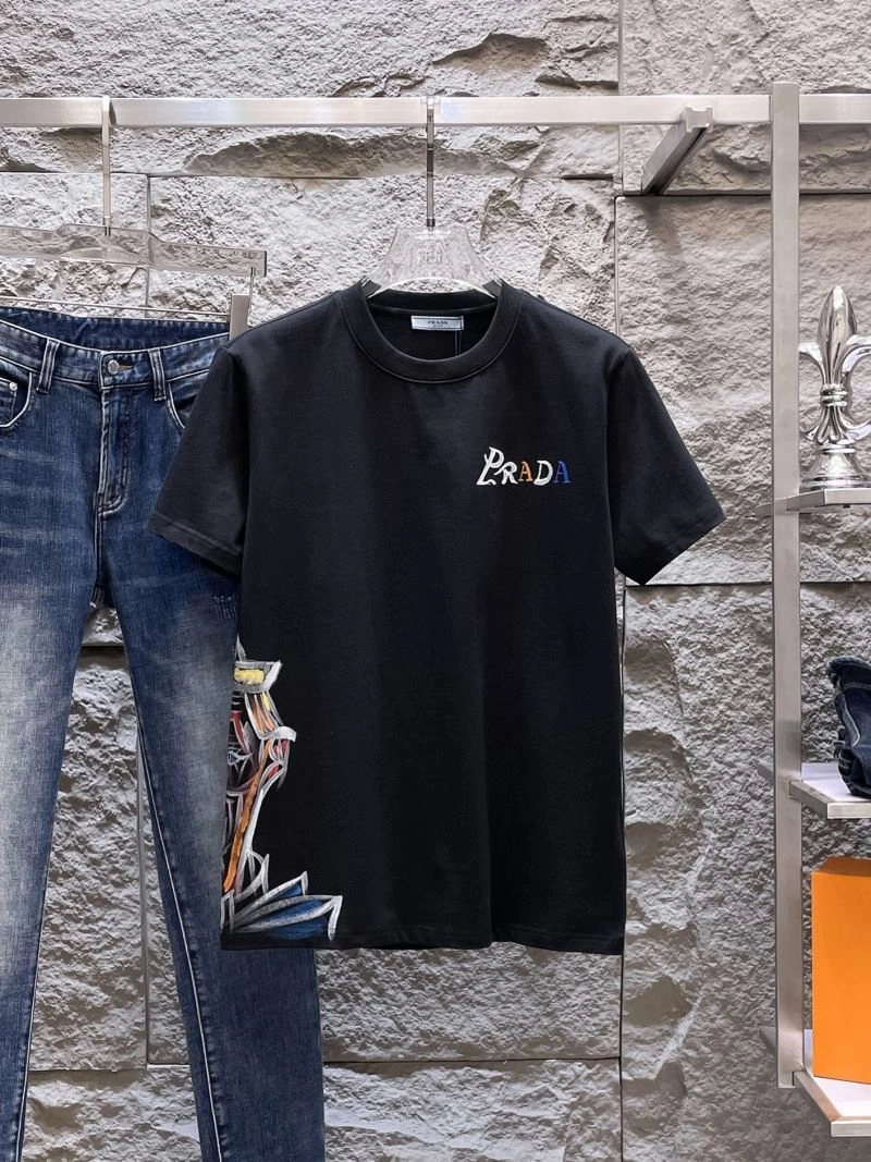 Trendsetting Prada T-Shirts 168725