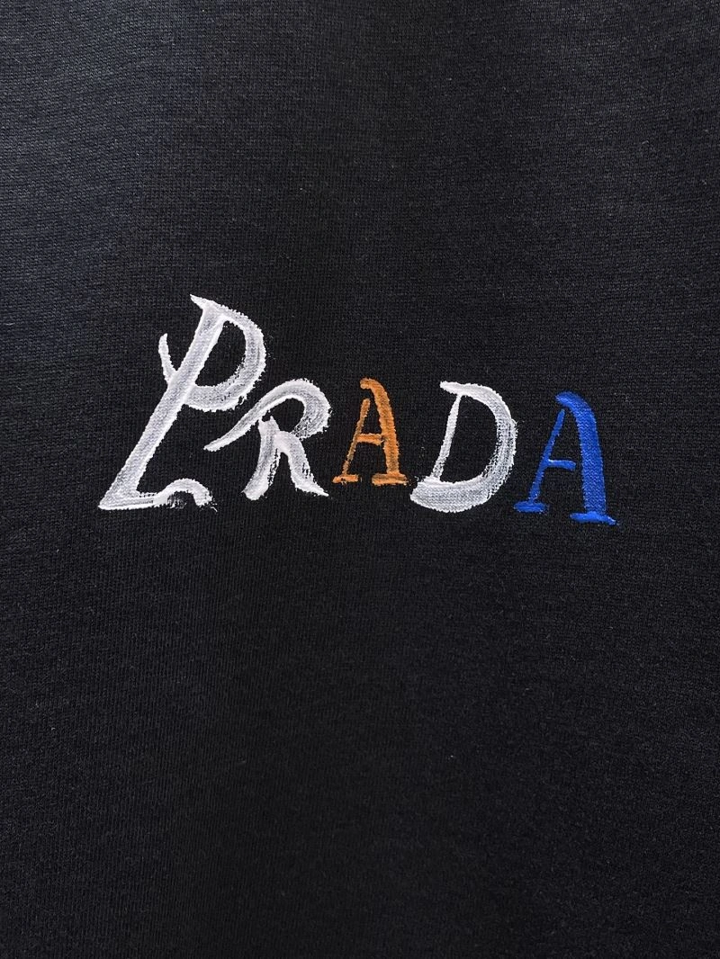 Trendsetting Prada T-Shirts 168725