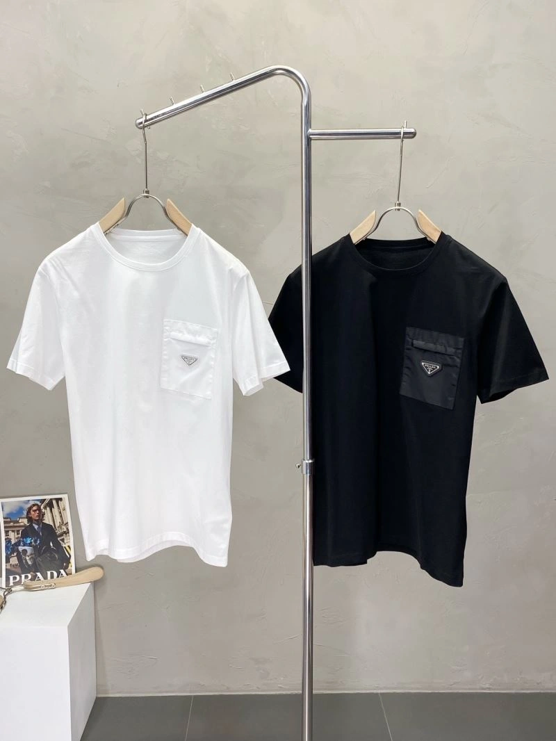 Unisex Prada T-Shirts 168701