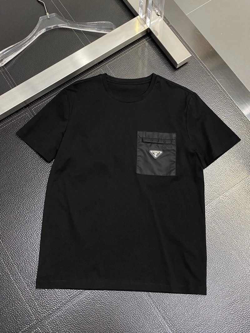 Unisex Prada T-Shirts 168701