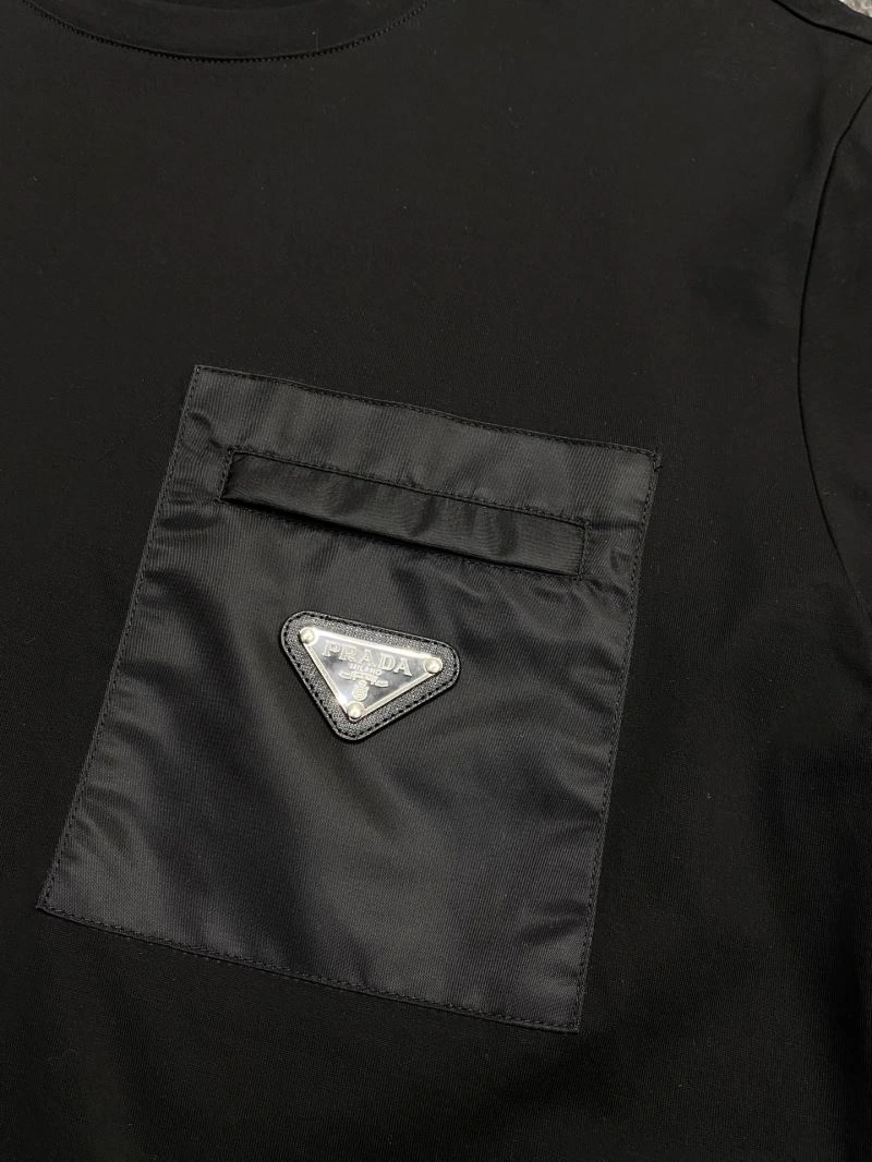 Unisex Prada T-Shirts 168701
