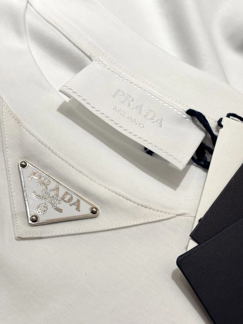 Prada T-Shirts Snug 168727