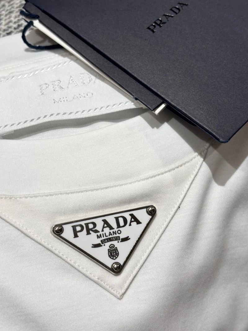 Prada T-Shirts Snug 168727