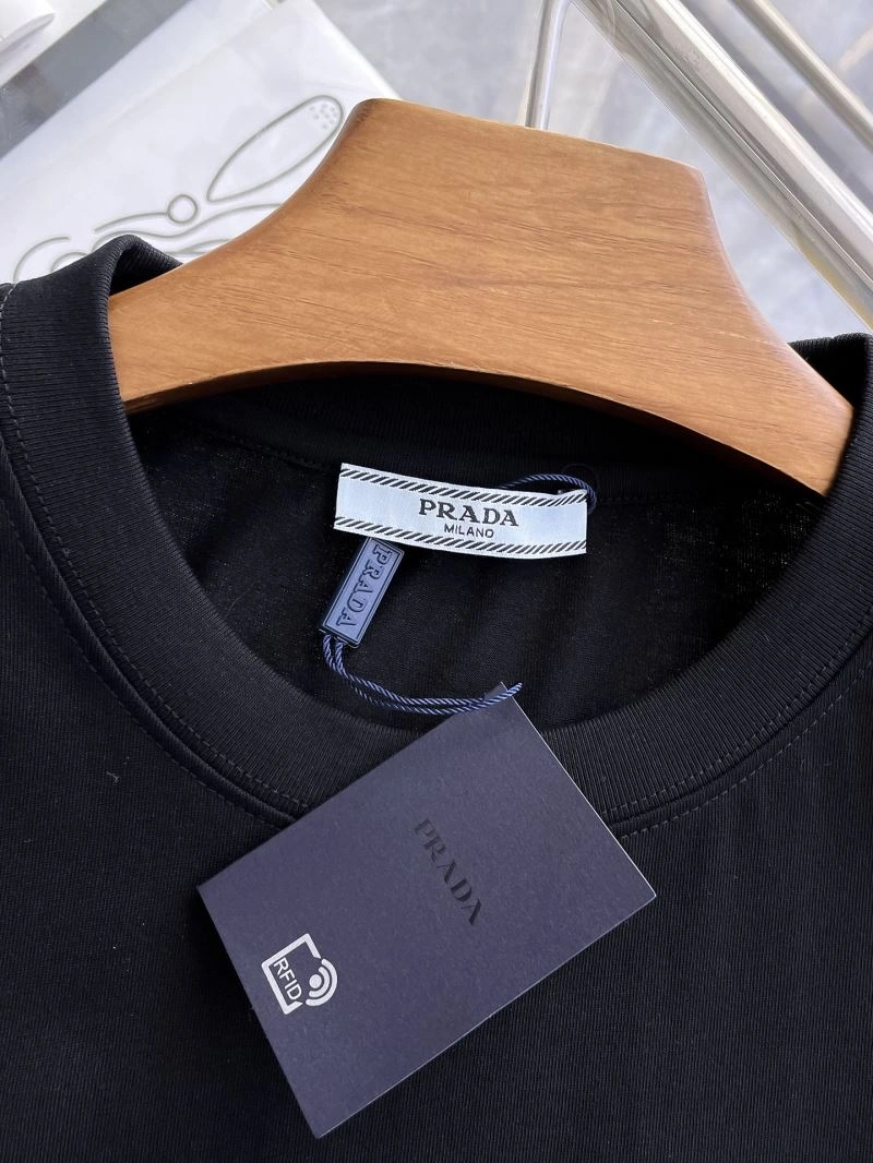 Chic Prada T-Shirts 168695