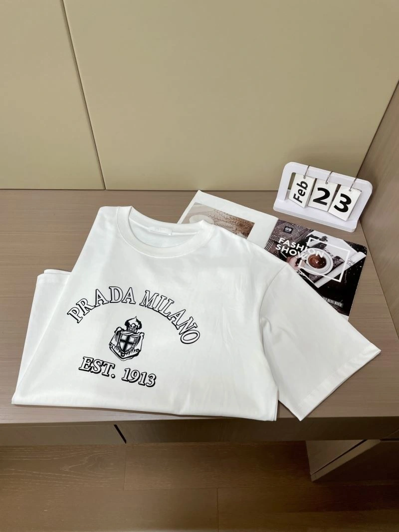 Prada T-Shirts Stylish 168665