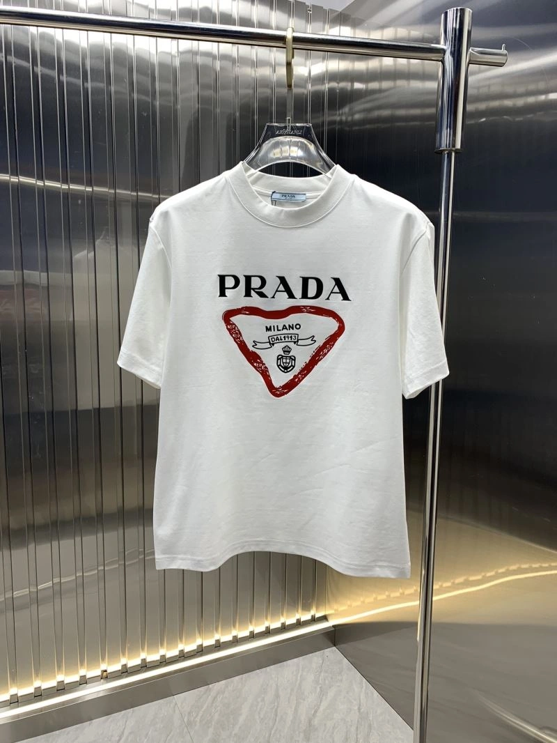 Trendsetting Prada T-Shirts 168676