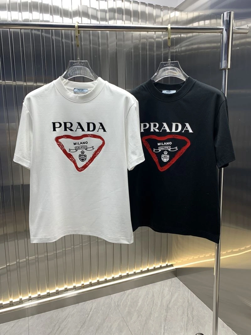 Trendsetting Prada T-Shirts 168676