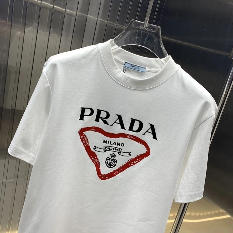 Trendsetting Prada T-Shirts 168676
