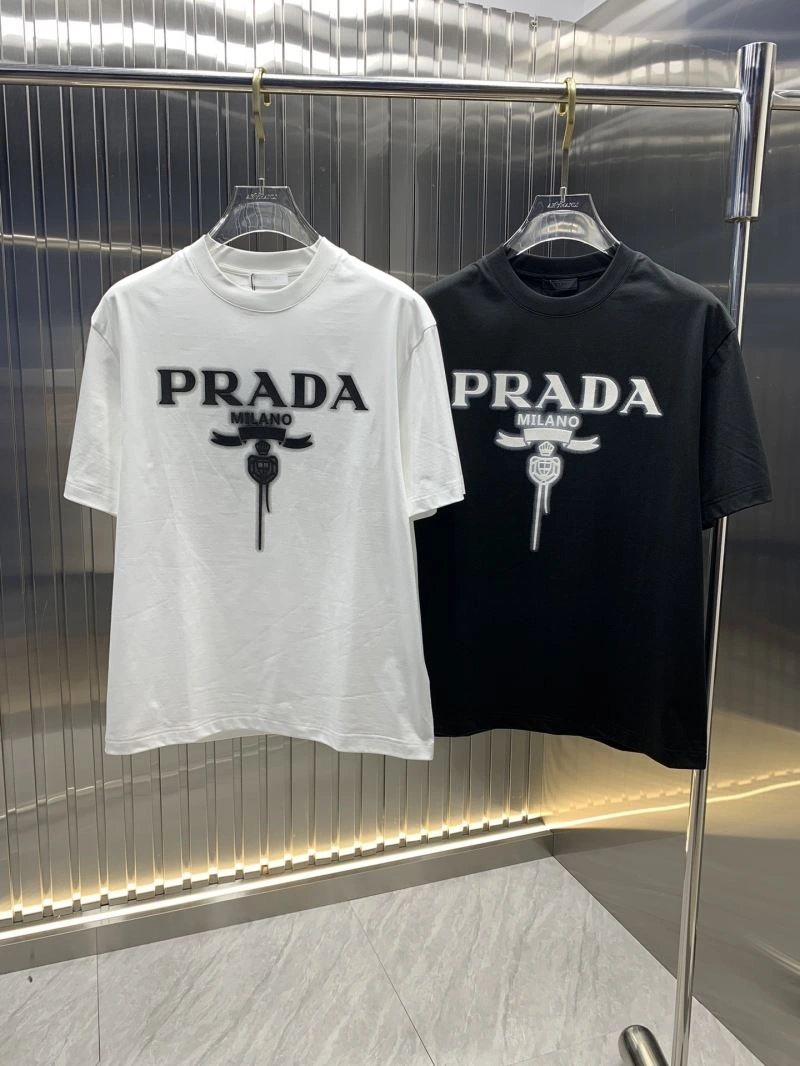 Effortless Prada T-Shirts 168671