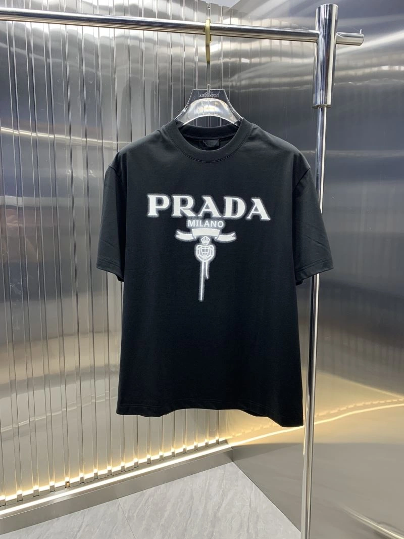 Effortless Prada T-Shirts 168671