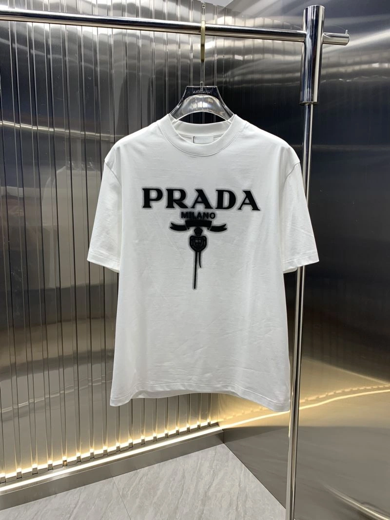 Effortless Prada T-Shirts 168671
